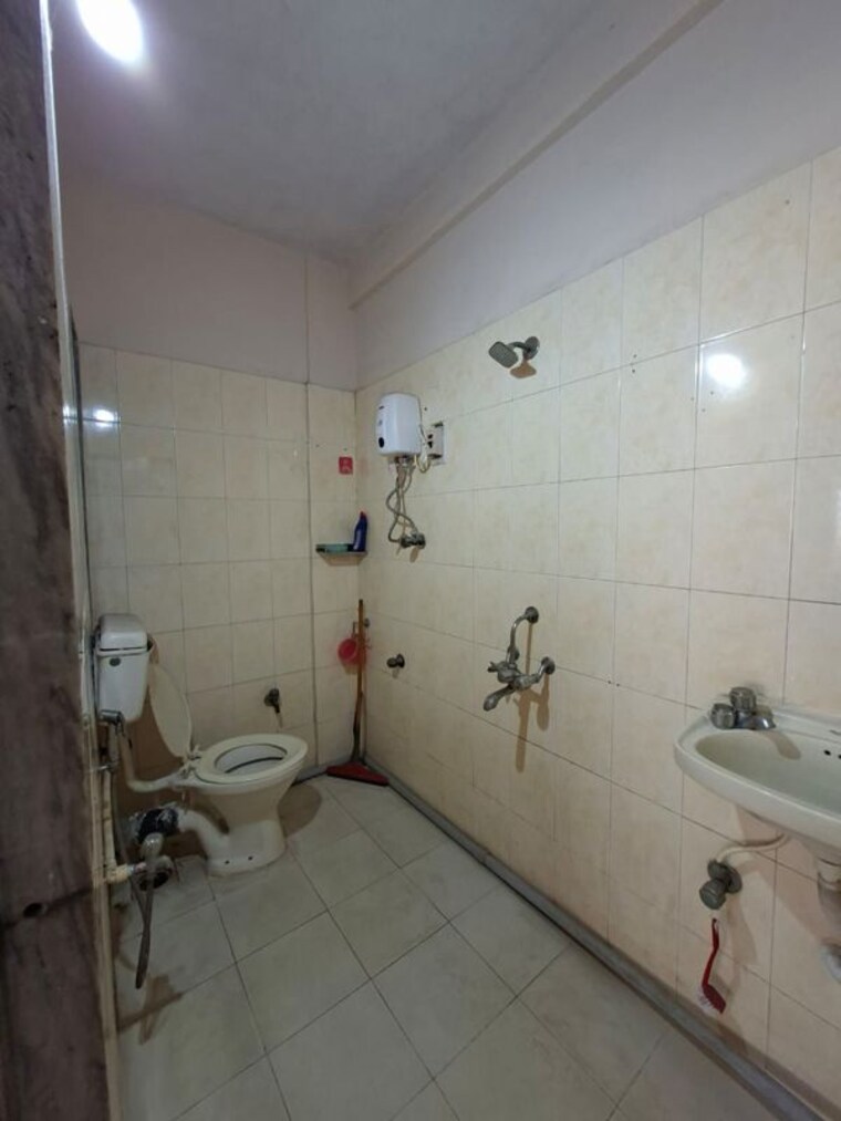 Bathroom, anand-heritage 2 Bedroom 650 Sq.Ft. Apartment In Dahisar West Mumbai 9854431