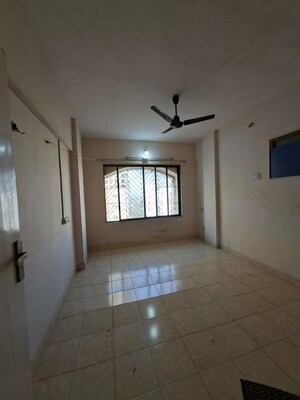 Room in 2 BHK Apartment at Anand Heritage, Dahisar West – for Rent