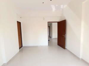 Room in 2 BHK Apartment at Lucky House, Chembur – for Rent