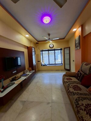 Bedroom in 2 BHK Apartment at Borivali West – for Rent