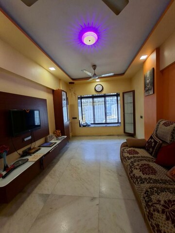 Bedroom in 2 BHK Apartment at Borivali West – for Rent