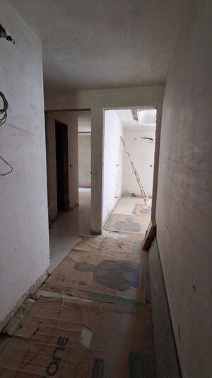 Bathroom in 4 BHK Builder Floor at BPTP District, Sector 81 – for Sale