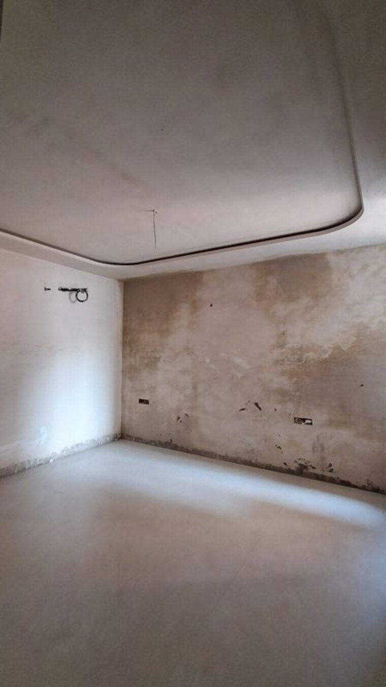 undefined, bptp-district 4 Bedroom 300 Sq.Yd. Builder Floor In Sector 81 Faridabad 9854478