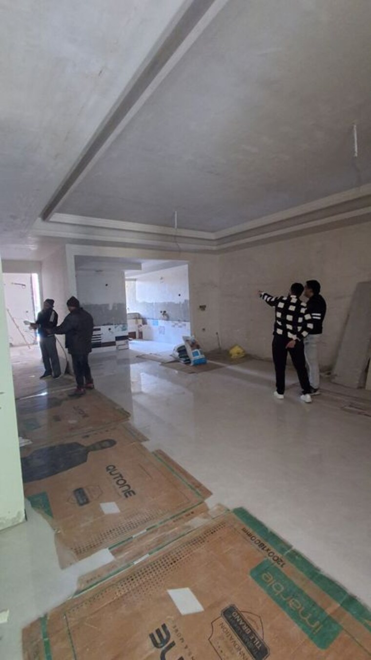  Parking, bptp-district 4 Bedroom 300 Sq.Yd. Builder Floor In Sector 81 Faridabad 9854478