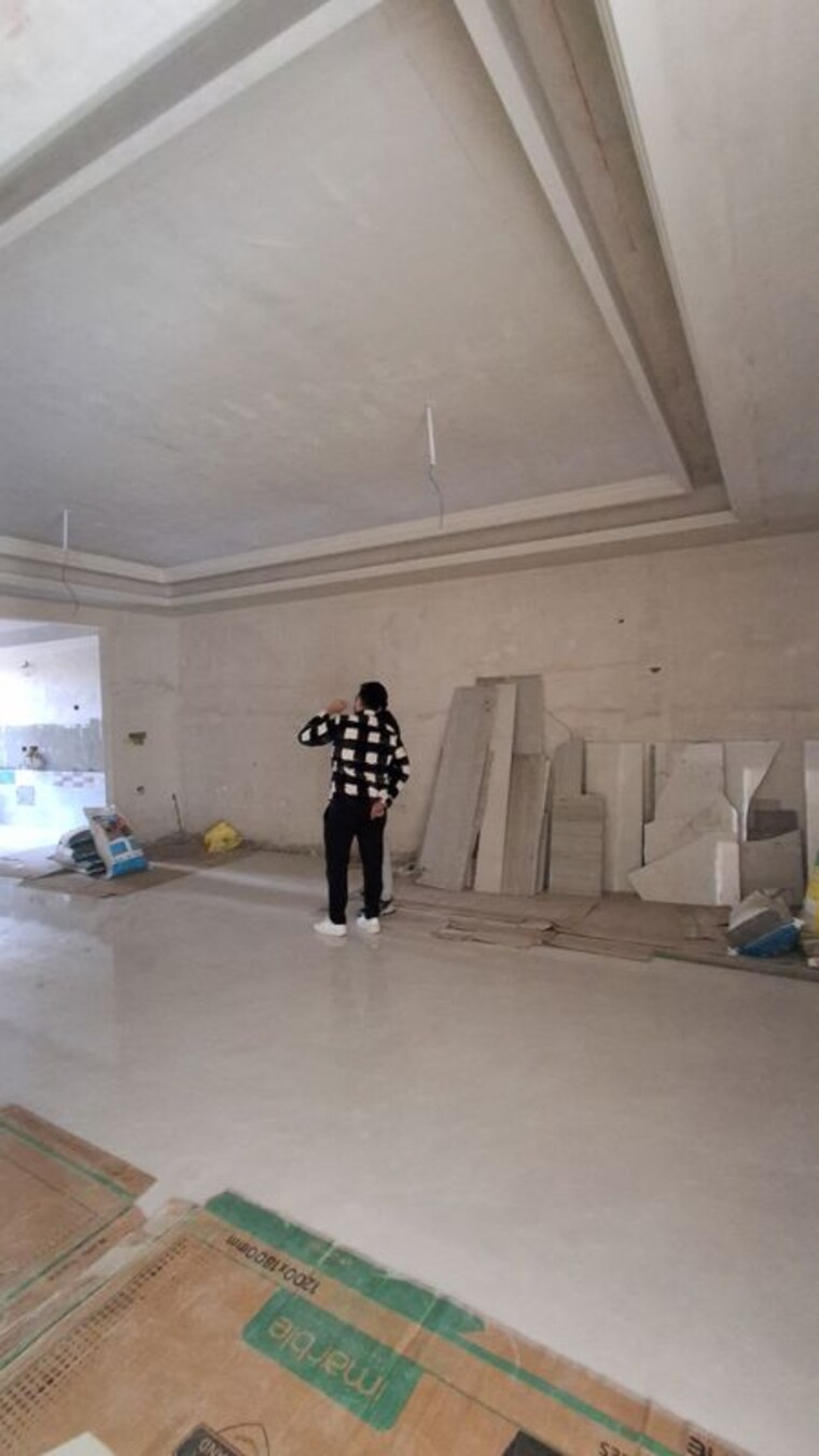  Parking, bptp-district 4 Bedroom 300 Sq.Yd. Builder Floor In Sector 81 Faridabad 9854478