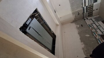 Building Lobby in 4 BHK Builder Floor at BPTP District, Sector 81 – for Sale