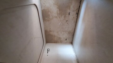 Furnished Amenities in 4 BHK Builder Floor at BPTP District, Sector 81 – for Sale