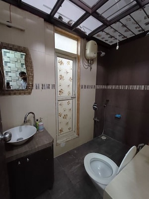 Master Bedroom in 2 BHK Apartment at Ravi Estate, Pokhran Road No One – for Rent