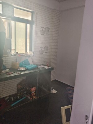 Bathroom in 1 RK Apartment at Vile Parle West – for Rent