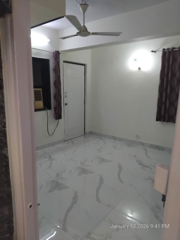 1 RkApartment For Rent in Vile Parle West