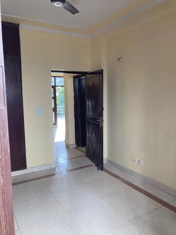 Room in 2 BHK Builder Floor at Sushant Lok 2, Sector 57 – for Rent