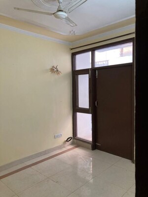 Room in 2 BHK Builder Floor at Sushant Lok 2, Sector 57 – for Rent