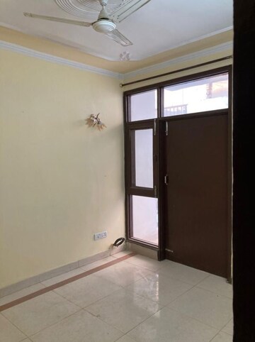 Room in 2 BHK Builder Floor at Sushant Lok 2, Sector 57 – for Rent