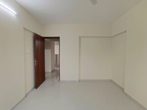 Room in 3 BHK Apartment at BDL Hresa, Chembur – for Rent