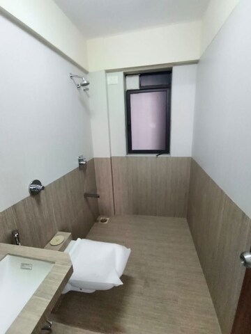Team Area in 3 BHK Apartment at BDL Hresa, Chembur – for Rent