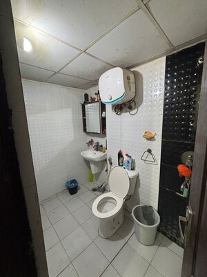Bathroom in 1 RK Apartment at Varun Enclave, Sector 28 – for Rent