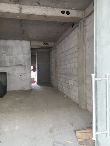  Office Space For Sale in Mansha Vega Street, Sector 82