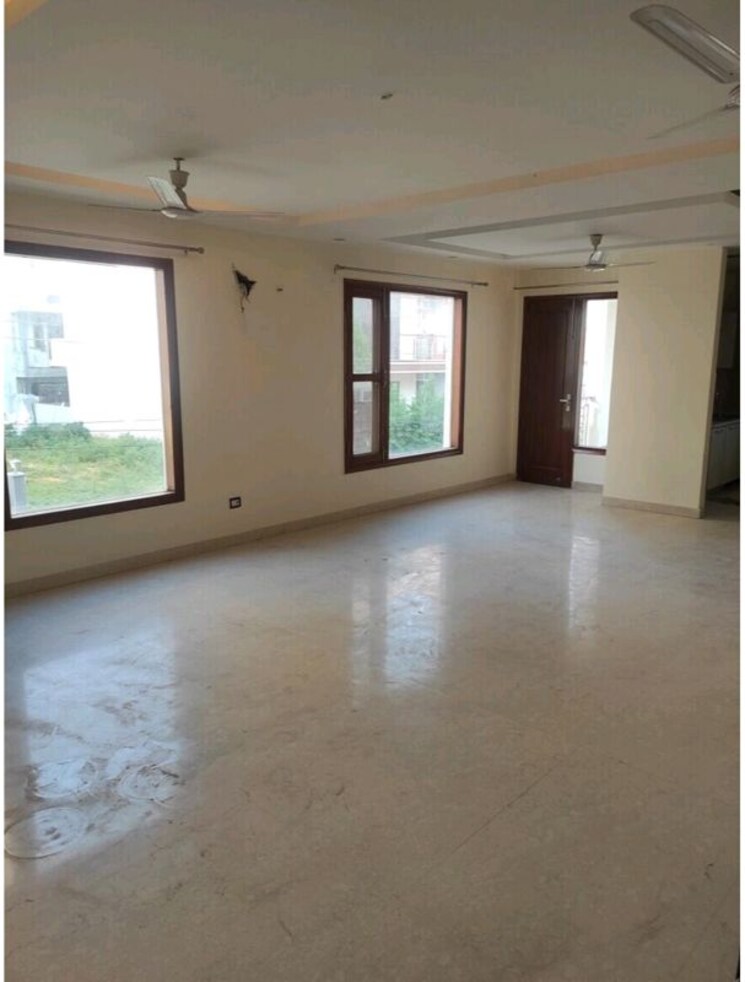 Living Room, sector 57 3.5 Bedroom 2400 Sq.Ft. Builder Floor In Sector 57 Gurgaon 9766159