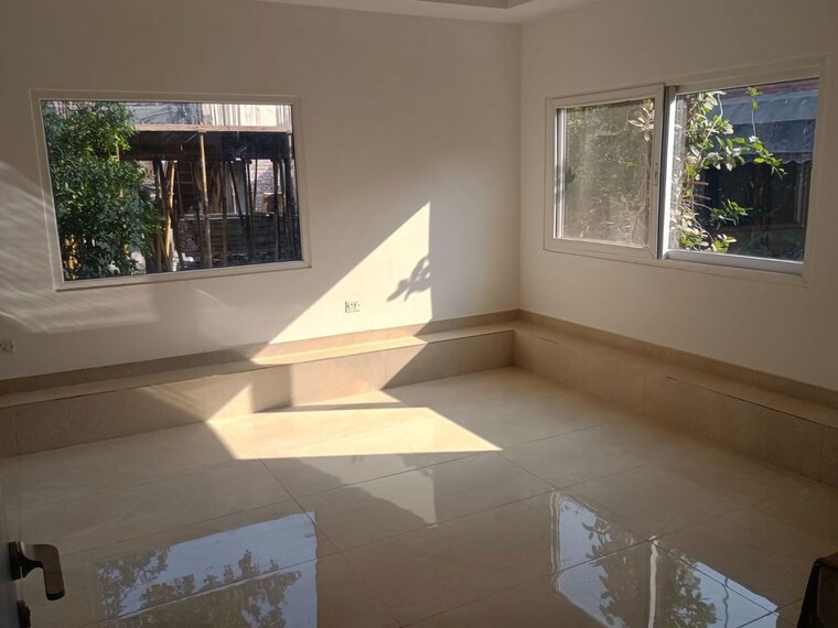 Bedroom, east of kailash 4 Bedroom 450 Sq.Yd. Apartment In East Of Kailash Delhi 9854557