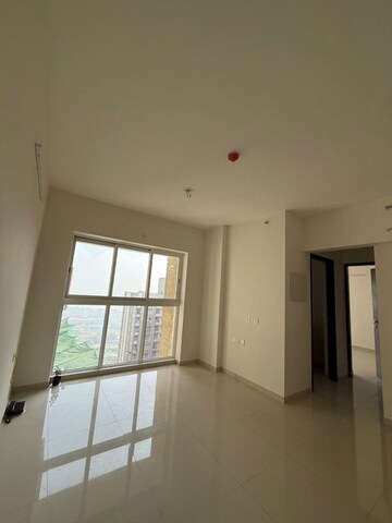 1 BHK Apartment For Rent in Lodha Amara, Kolshet Road
