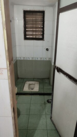 Bathroom in 1 BHK Apartment at Dombivli West – for Rent