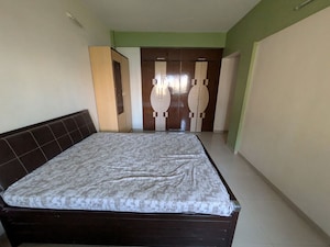 Bedroom in 2 BHK Apartment at Tulshidham Complex, Thane West – for Rent