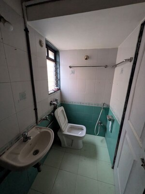 Team Area in 2 BHK Apartment at Tulshidham Complex, Thane West – for Rent