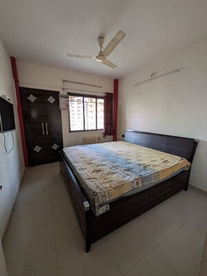 Bedroom in 2 BHK Apartment at Tulshidham Complex, Thane West – for Rent