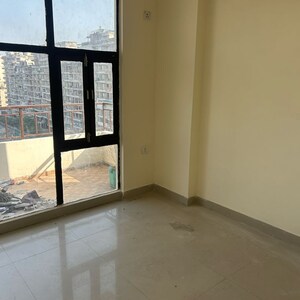 Room in 2 BHK Apartment at Maxheights Dream Homes, Sector 63 – for Rent