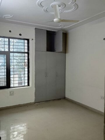 3 BHK Builder Floor For Rent in Sector 17