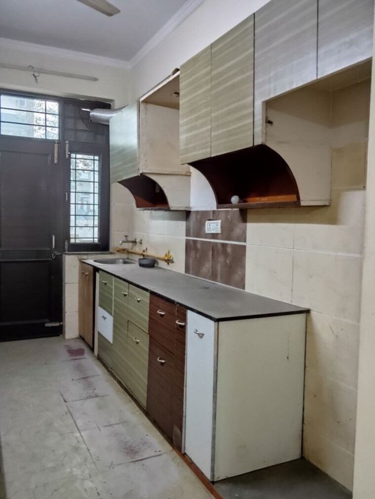 Kitchen, sector 17 3 Bedroom 2250 Sq.Ft. Builder Floor In Sector 17 Faridabad 9854607