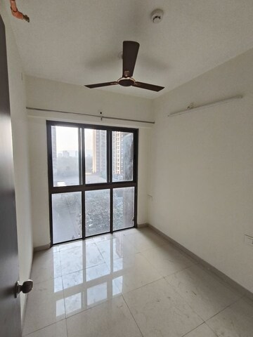 Room in 1.5 BHK Apartment at Runwal Gardens, Dombivli East – for Rent