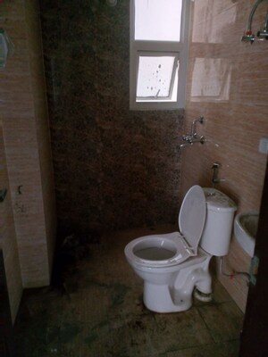 Bathroom in 3 BHK Apartment at Omaxe R2, Gomti Nagar – for Rent