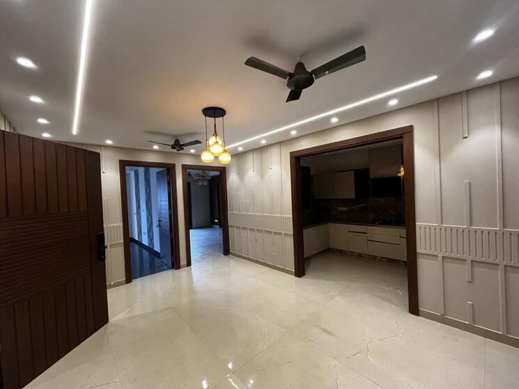 Room, sector 42 3 Bedroom 1978 Sq.Ft. Builder Floor In Sector 42 Gurgaon 9854640
