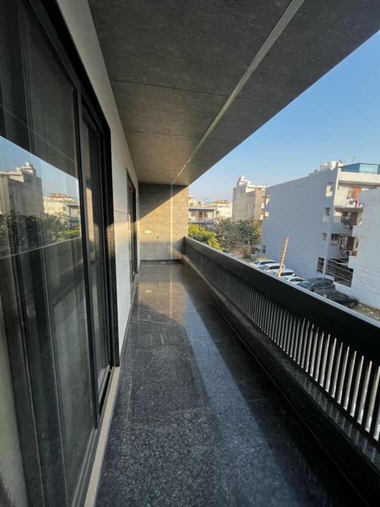 Balcony, sector 42 3 Bedroom 1978 Sq.Ft. Builder Floor In Sector 42 Gurgaon 9854640