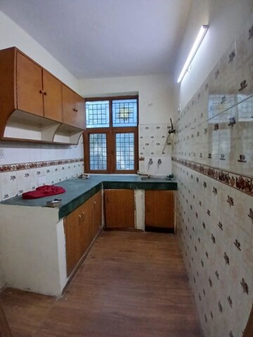 Kitchen in 2 BHK Builder Floor at Sector 30 – for Rent