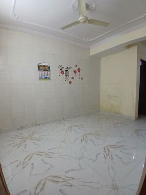 Room in 2 BHK Builder Floor at Sector 30 – for Rent