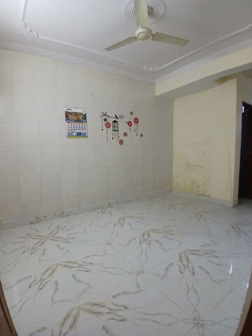 Room in 2 BHK Builder Floor at Sector 30 – for Rent