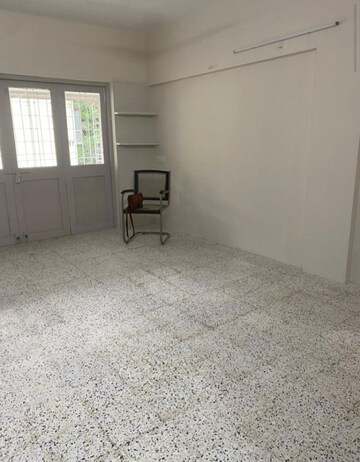 Room in 4 BHK Apartment at Sudhir Aakash, Karve Road – for Sale