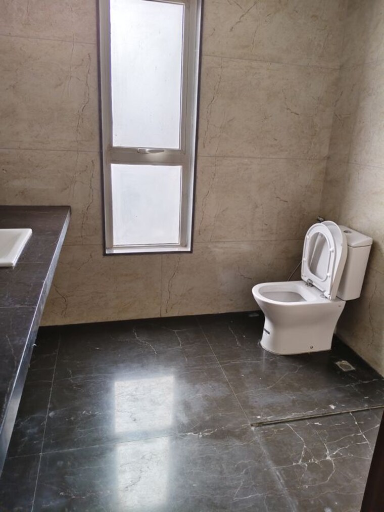Bathroom, kalpataru-vista 3 Bedroom 3047 Sq.Ft. Apartment In Sector 128 Noida 9854647