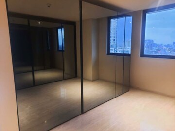 Room in 5 BHK Apartment at Embassy Lake Terraces, Hebbal Kempapura – for Rent