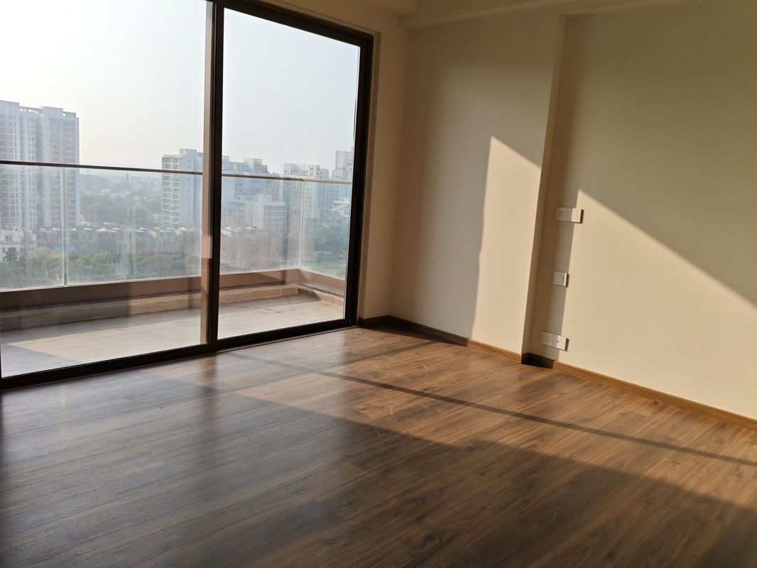 3 BHK + Servant Room Apartment For Rent in Kalpataru Vista