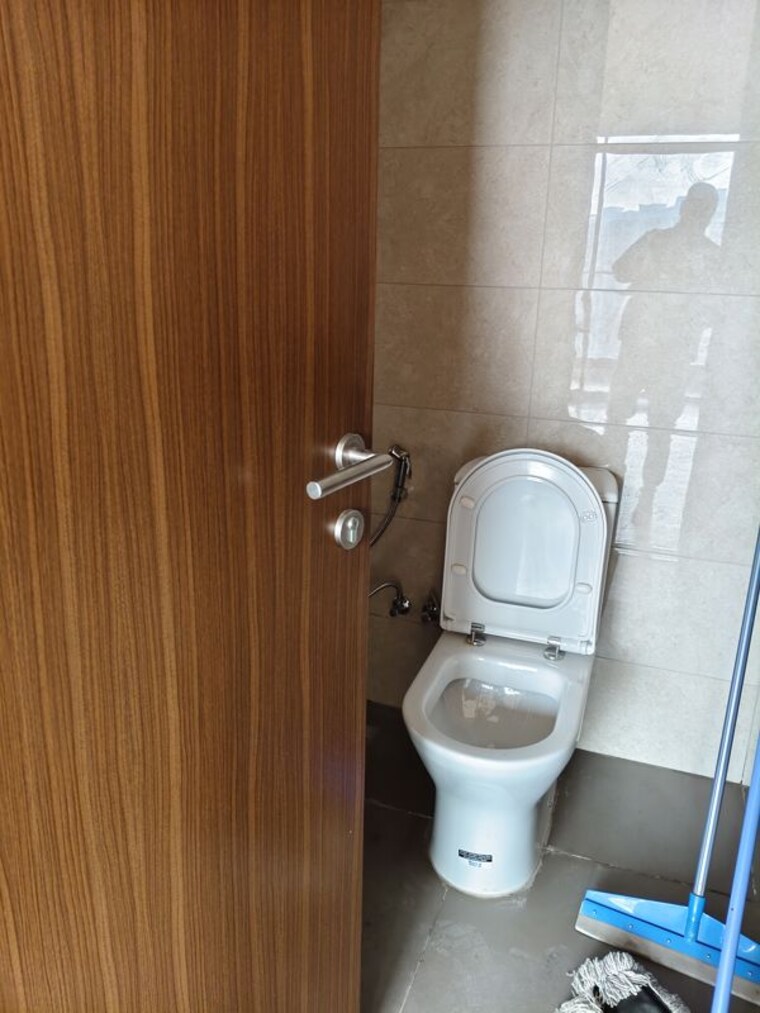 Bathroom, kalpataru-vista 4 Bedroom 4000 Sq.Ft. Apartment In Sector 128 Noida 9854671