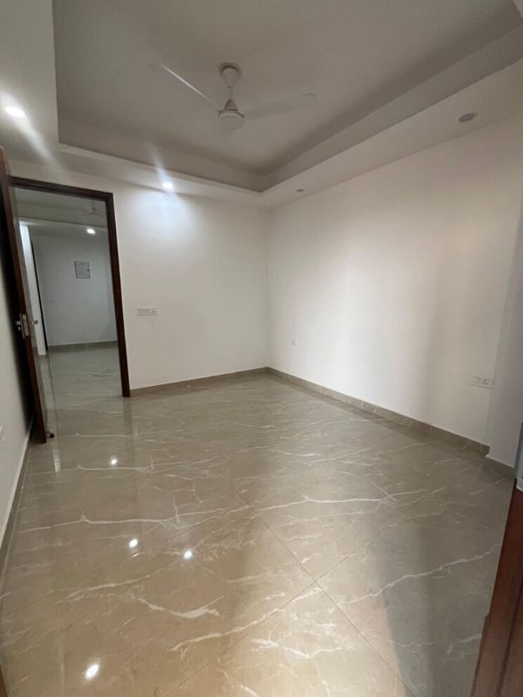 Room, saket 2 Bedroom 1000 Sq.Ft. Builder Floor In Saket Delhi 9854678