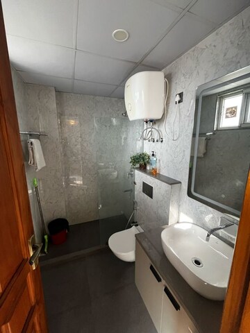 Bathroom in 1 BHK Builder Floor at Sector 42 – for Rent