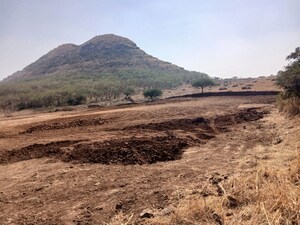  Plot For Sale in Peth Road