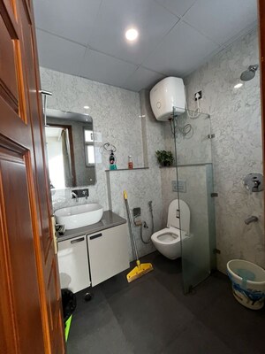 Bathroom in 1 BHK Builder Floor at Sector 42 – for Rent