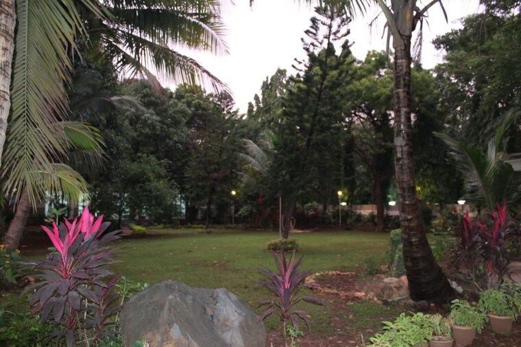 Garden, minal-apartments 2 Bedroom 710 Sq.Ft. Apartment In Andheri East Mumbai 9854730