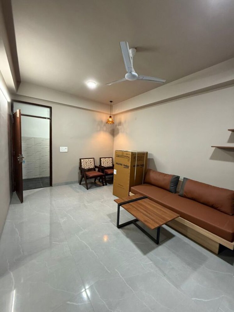 Living Room, dlf-city-phase-iii 1 Bedroom 840 Sq.Ft. Builder Floor In Sector 24 Gurgaon 9854803