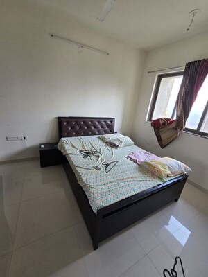1 BHK Apartment For Rent in Lodha Splendora, Ghodbunder Road